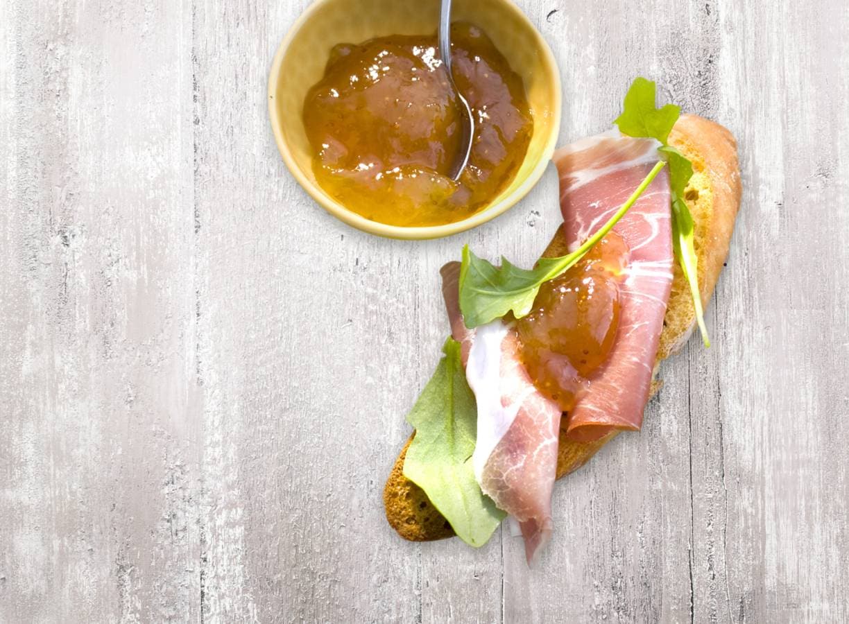Bruschetta Parmaham, vijgenjam en rucola