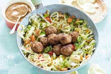 Bami met gehaktballetjes