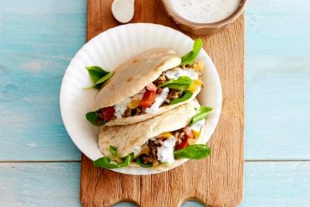 Pita met currygehakt
