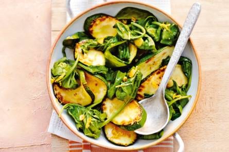 Roerbakspinazie met courgette
