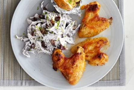 Pittige wings met coleslaw