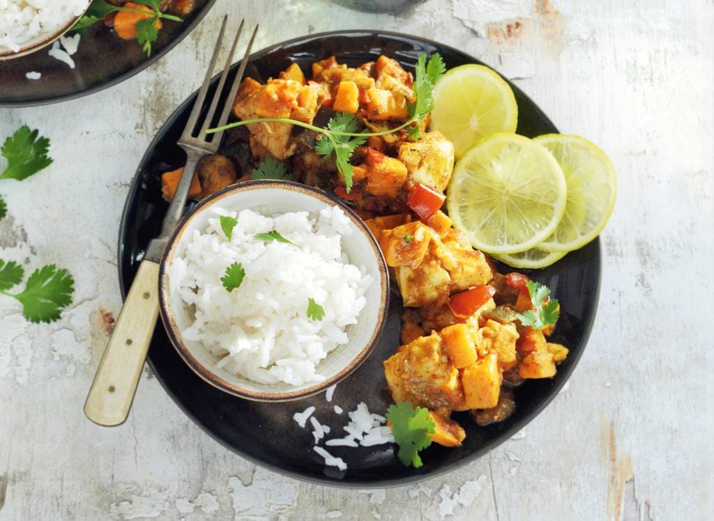 Zoete aardappelcurry met witvis.