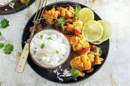 Zoete-aardappelcurry met witvis