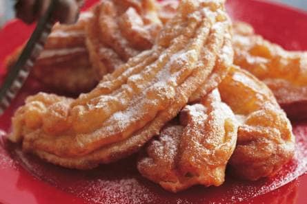 Churros (gefrituurde deegstengels)