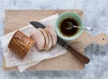 Hoe braad je een rollade? We leggen het stap voor stap uit.