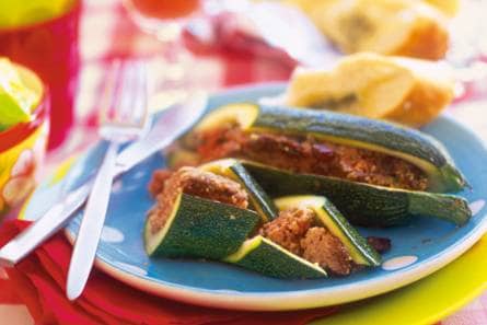 Courgette gevuld met kruidig gehakt