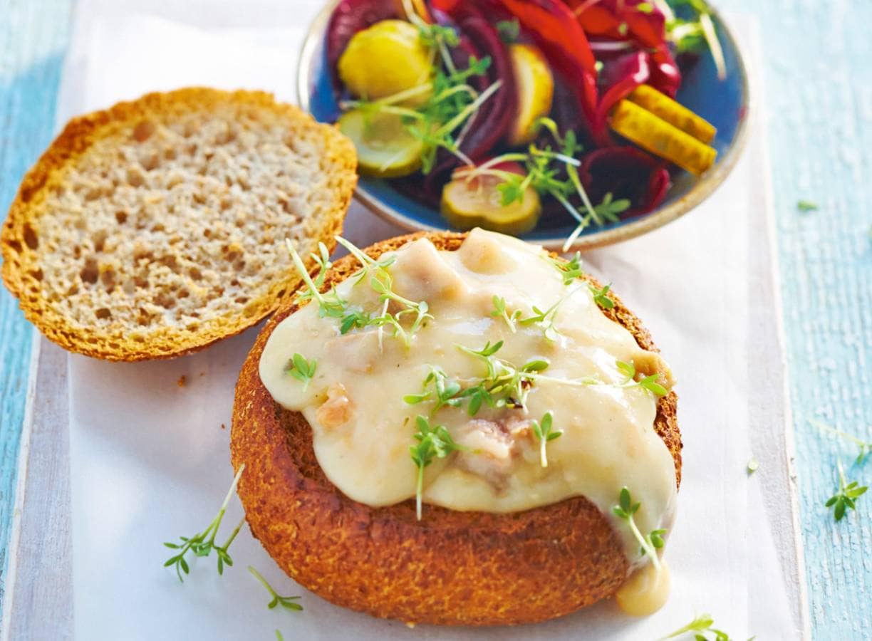 Bruine bollen met ragout