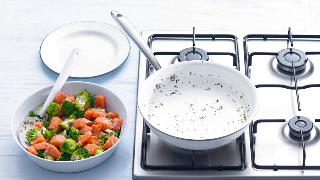 Broccoli-zalmschotel - Recept - Allerhande - Albert Heijn