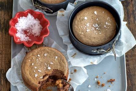 Mini-chococheesecakes met zoutjesbodem
