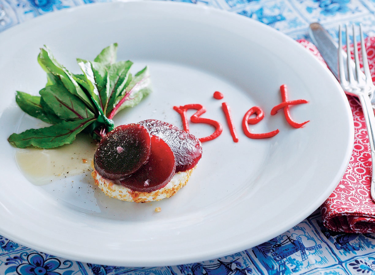 Geitenkaastaartje met rode biet