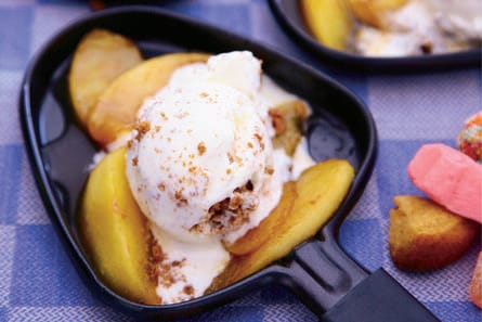 Warme kaneelappeltjes met speculaasijs