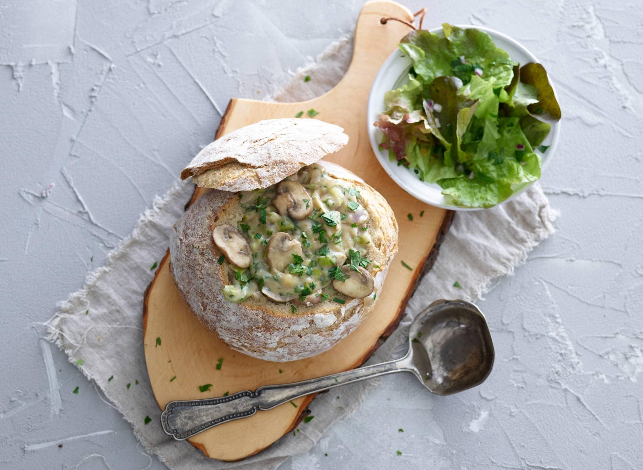 Gevuld brood met champignonragout. recept - Allerhande | Albert Heijn