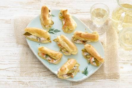 Hartige mini-eclairs met gerookte zalm