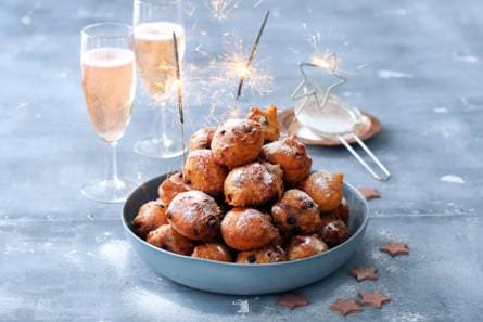 Mini-oliebollen met cranberry