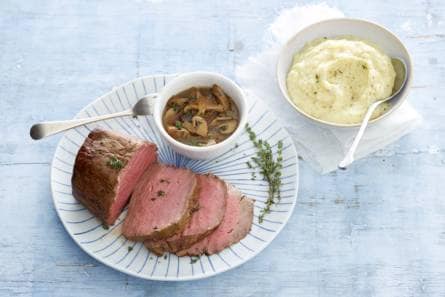 Ossenhaas uit de oven met paddenstoelen-cognacsaus en knolselderijpuree