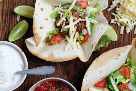 Dave Myers & Si King's tortillabakjes met chilisalade