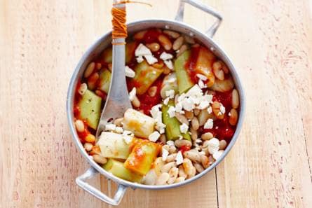 Gestoofde prei met bonen en feta