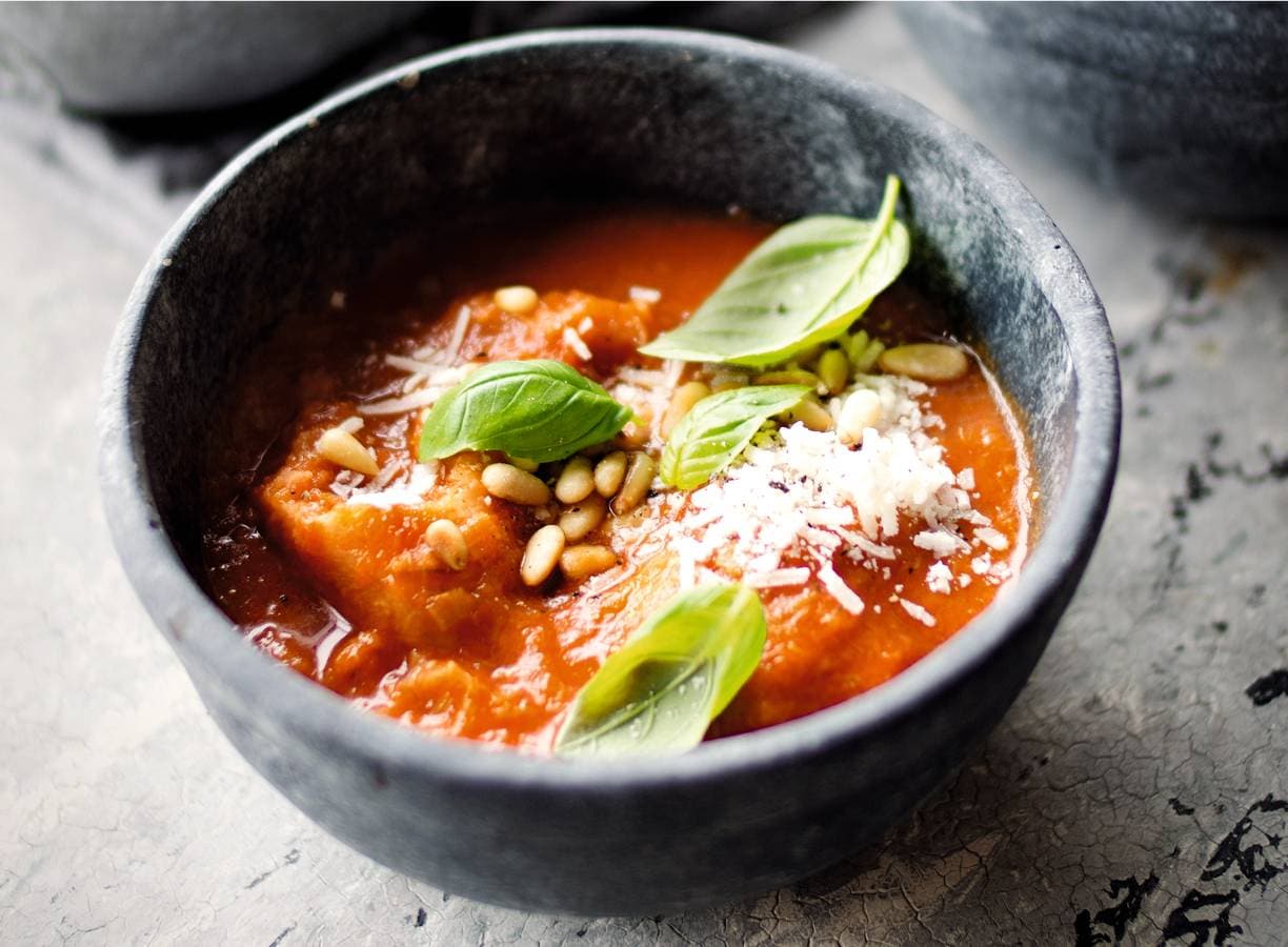 Rijkgevulde tomatensoep