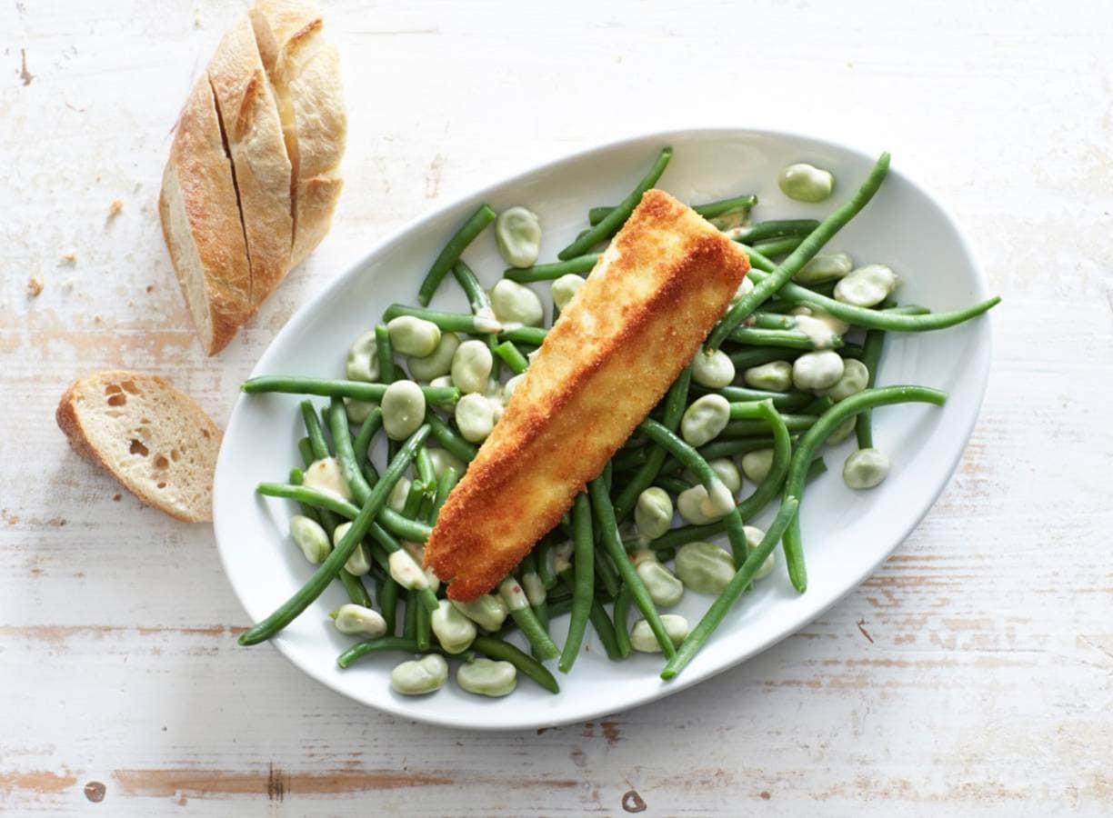 Groenebonensalade met gebakken brie