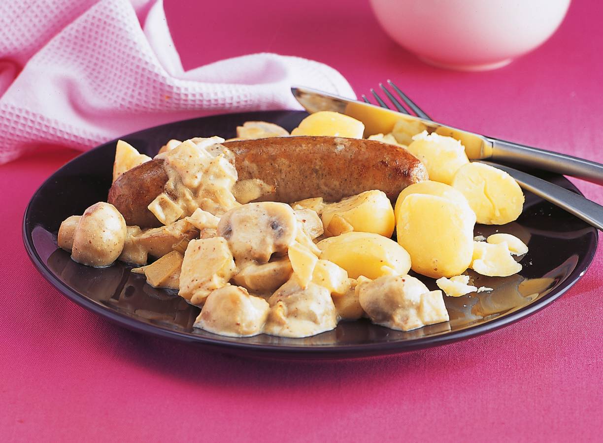 Stoofpot met braadworst, mosterd en appel