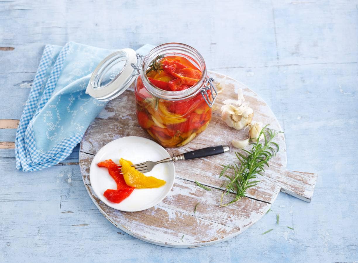 Gegrilde paprika’s in het zuur
