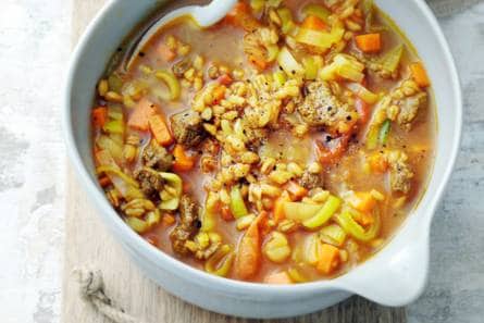 Maaltijdsoep met rundvlees en farro