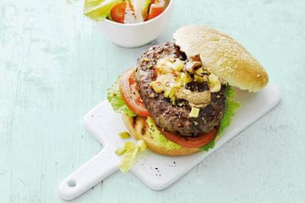 Jalapeñoburgers met gegrilde aubergine