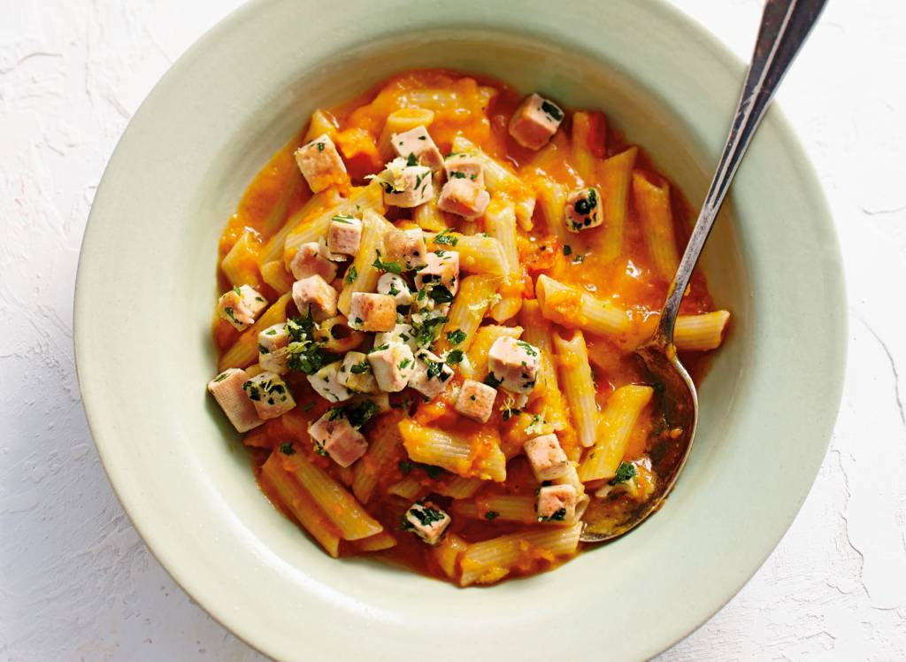 Volkoren penne met pompoen en tofu