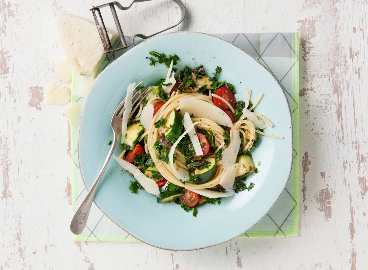 Spaghetti met pittige courgette en boerenkool