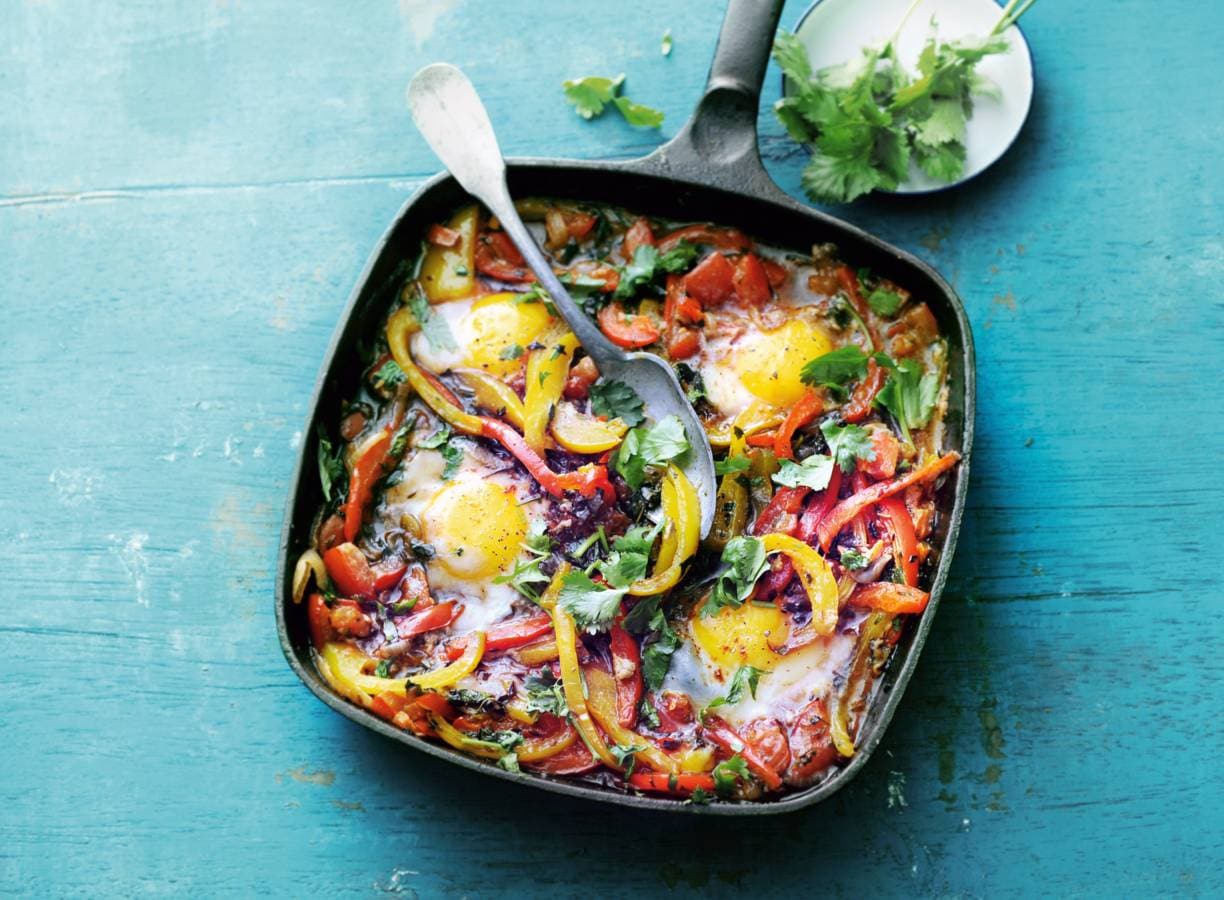 Yotam Ottolenghi's shakshuka maken