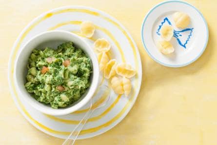 Opperdepop: pasta met spinazieroomsaus 10-12 mnd