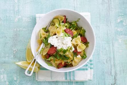 Farfalle met groenten en hüttenkäse