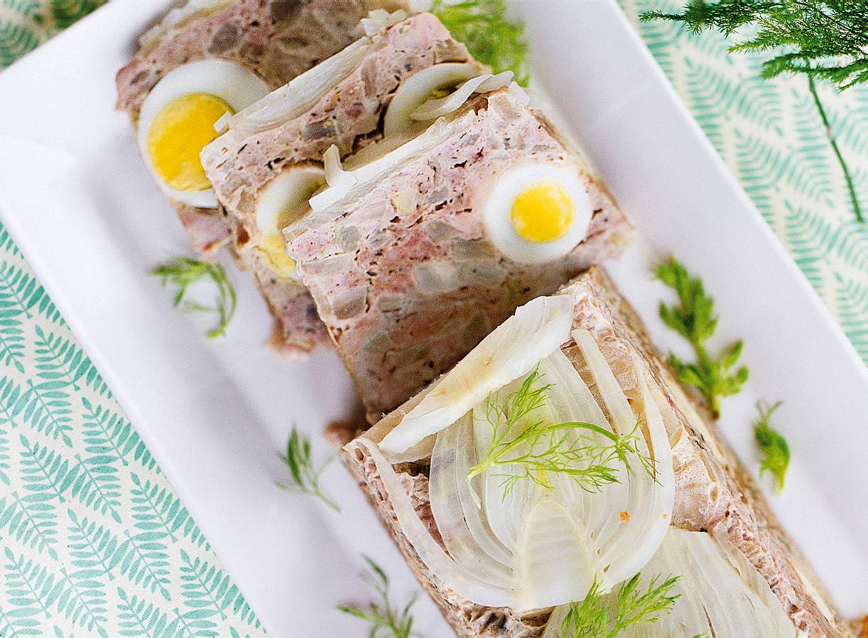 Kipgehaktbrood met venkel en ei