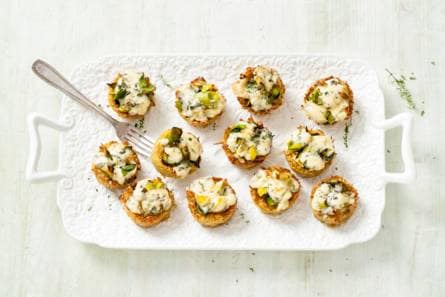 Mini-aardappeltaartjes met blauwaderkaas