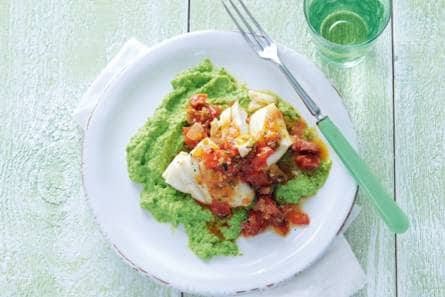 Tuinerwten-muntpuree met kabeljauw en chorizo