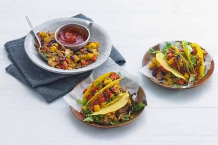 Taco's met gyros, mango en salsa
