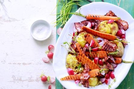 Crunchy aardappelen met bospeen en spek