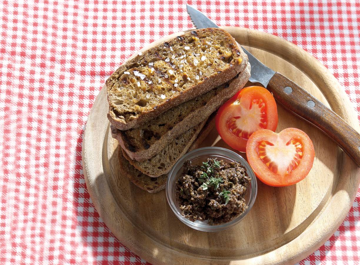 Catalaans brood met olijvenpuree