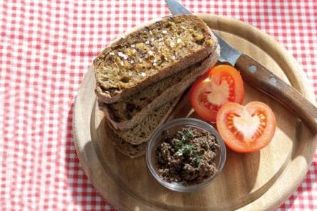 Catalaans brood met olijvenpuree