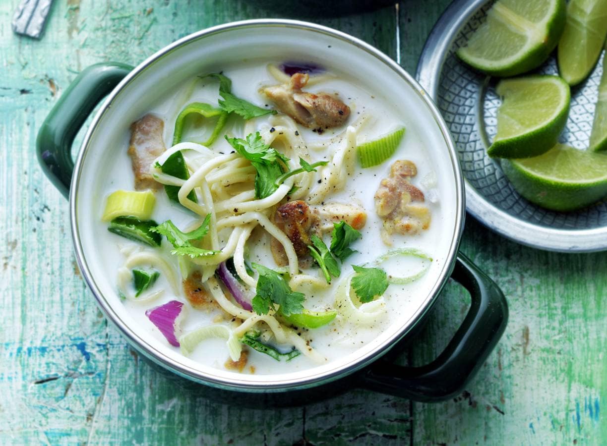 Thaise kokossoep met kip en noedels