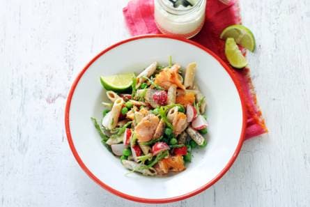 Pastasalade met zalm en zeekraal