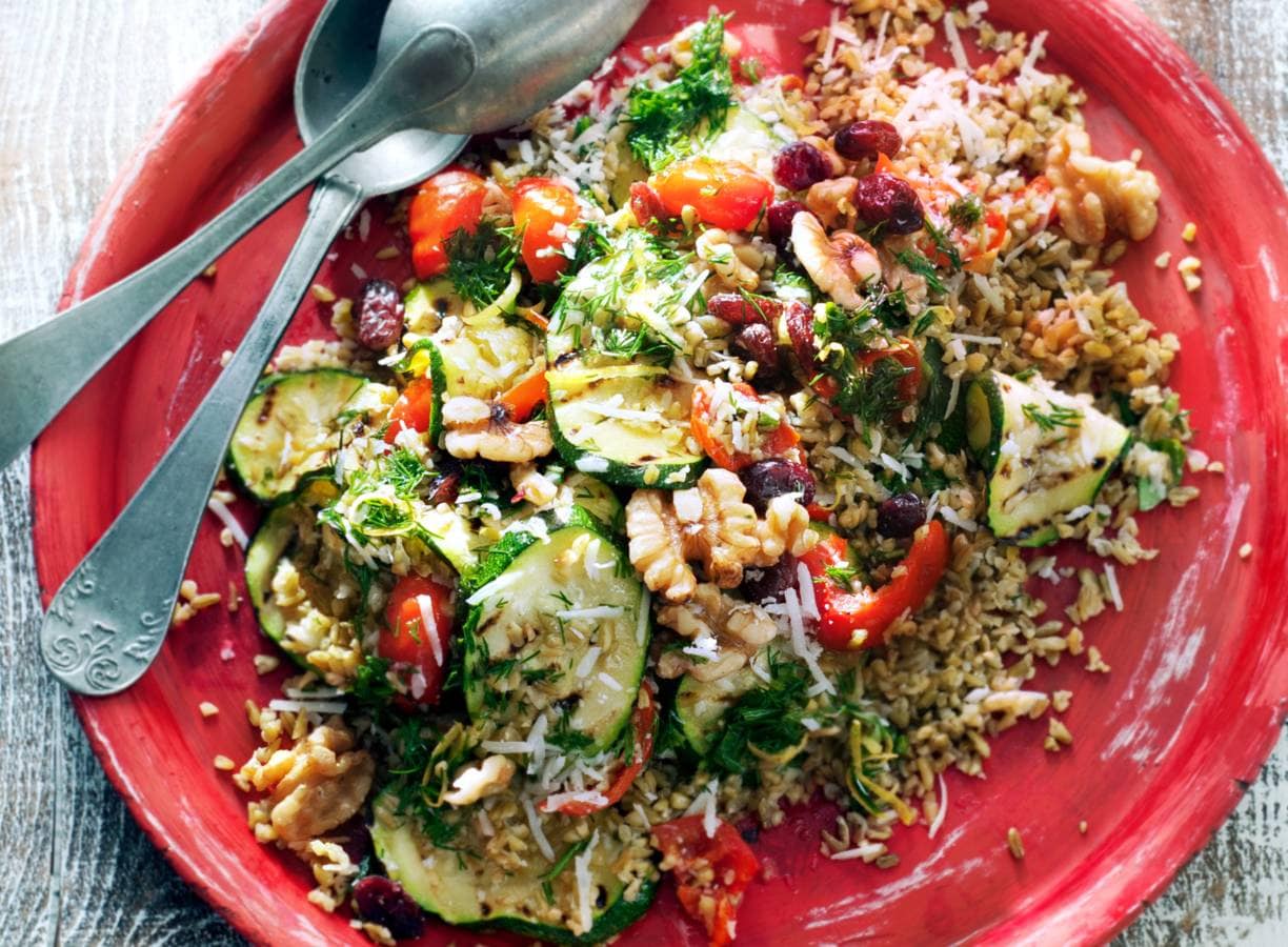 Speltsalade met courgette, peppadew en dille