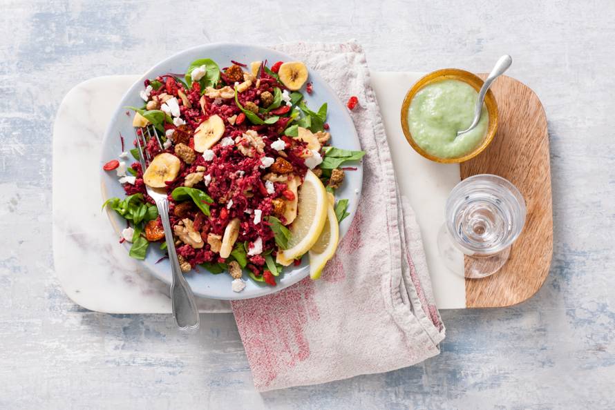 Powerfoodsalade met spinazie en bieten