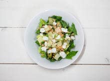 Dertig bloggers deelden hun favoriete saladerecept, zodat jij die thuis ook gemakkelijk kunt maken. Proef de courgettesalade van Anna Rike.