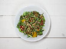 Dertig bloggers deelden hun favoriete saladerecept, zodat jij die thuis ook gemakkelijk kunt maken. Proef de mediterrane salade van Cotton & Cream.