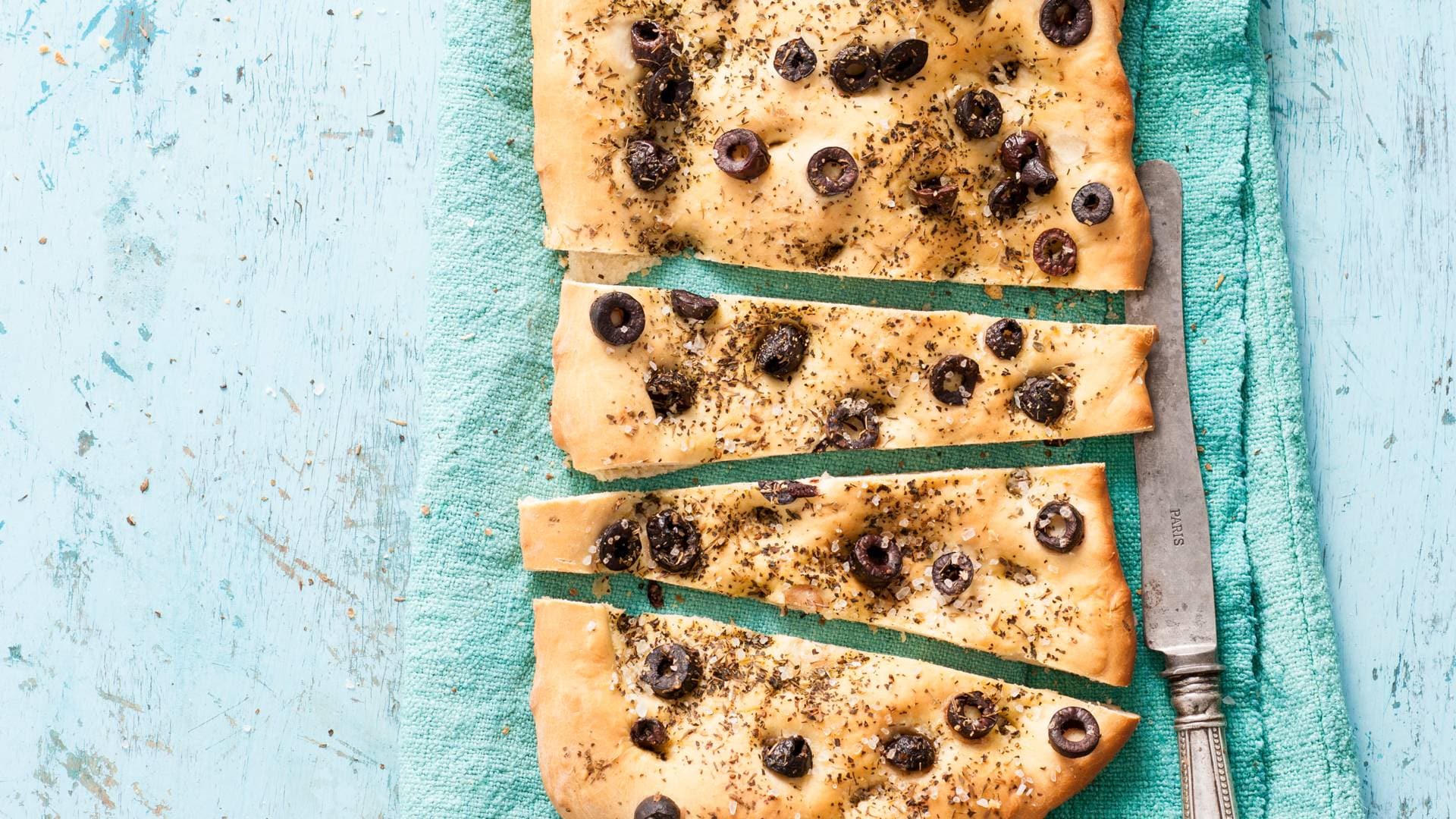 Focaccia met olijven recept Allerhande Albert Heijn