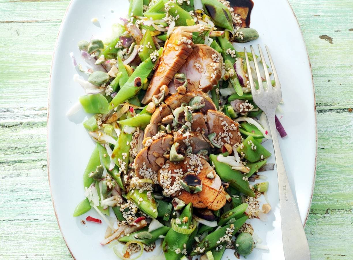 Oosterse snijbonensalade met varkenshaas