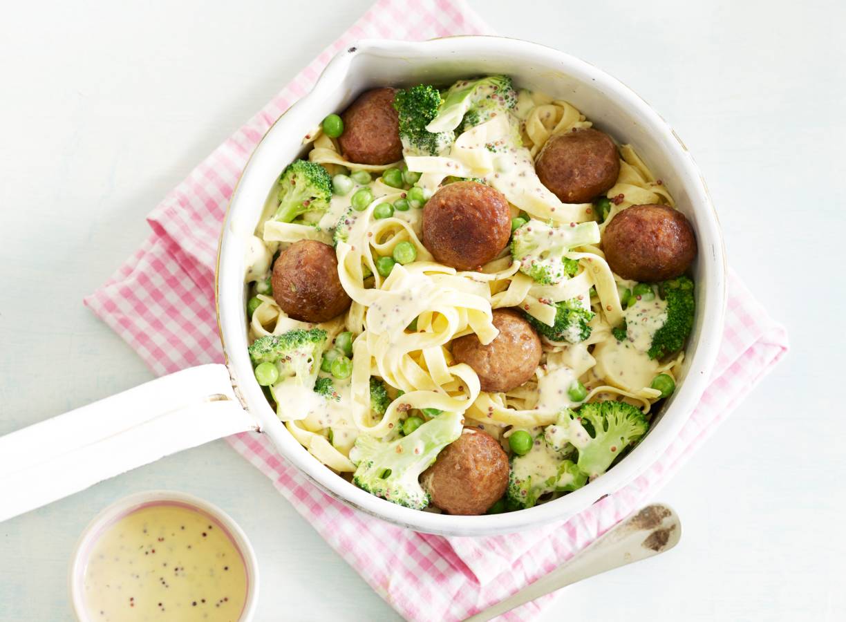 Pasta & gehakt met mosterd-dragonsaus
