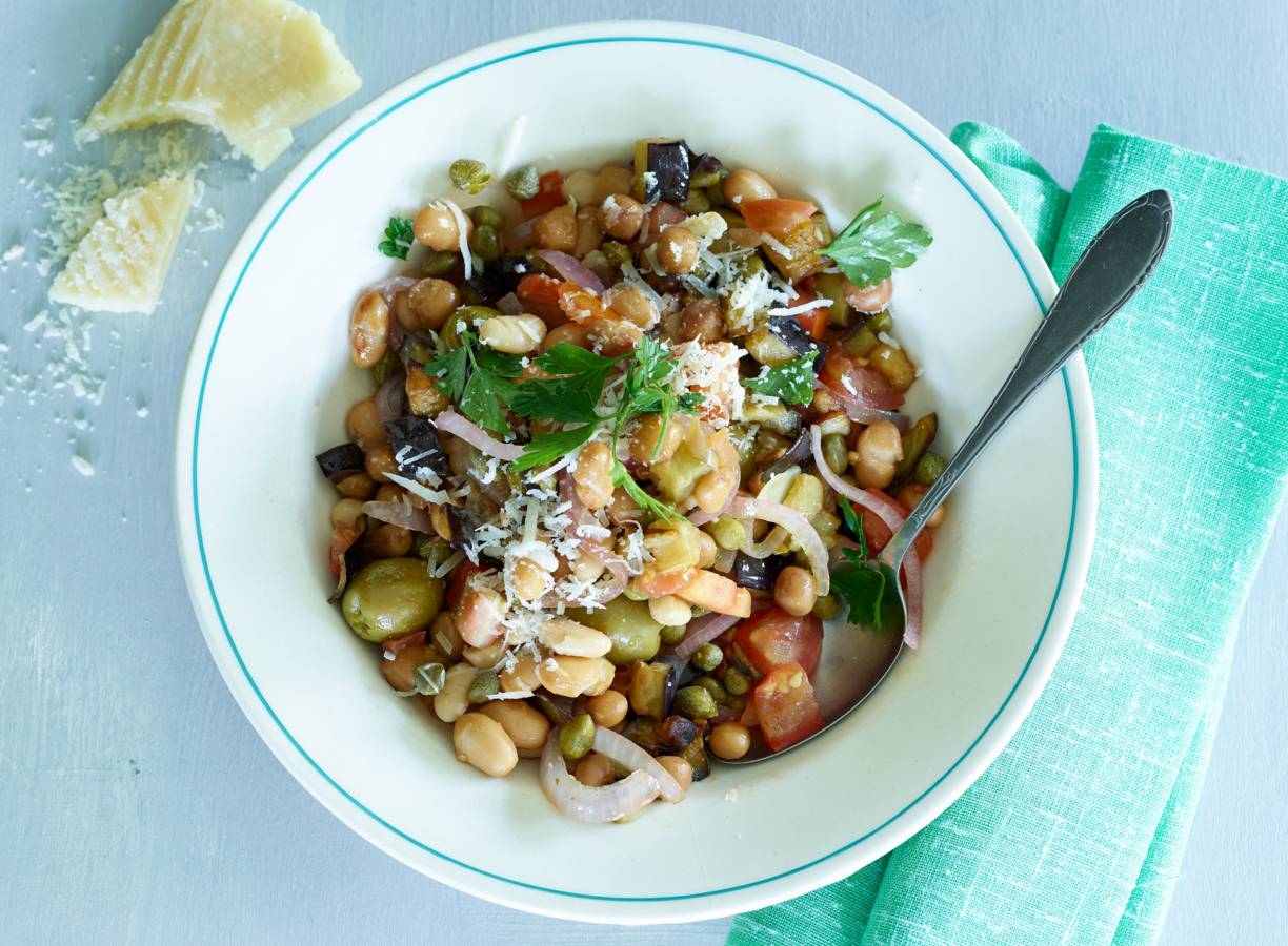 Bonenstoof met aubergine en olijven