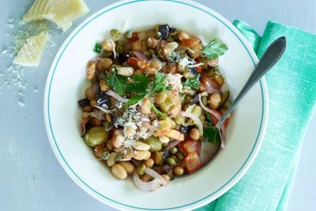 Bonenstoof met aubergine en olijven